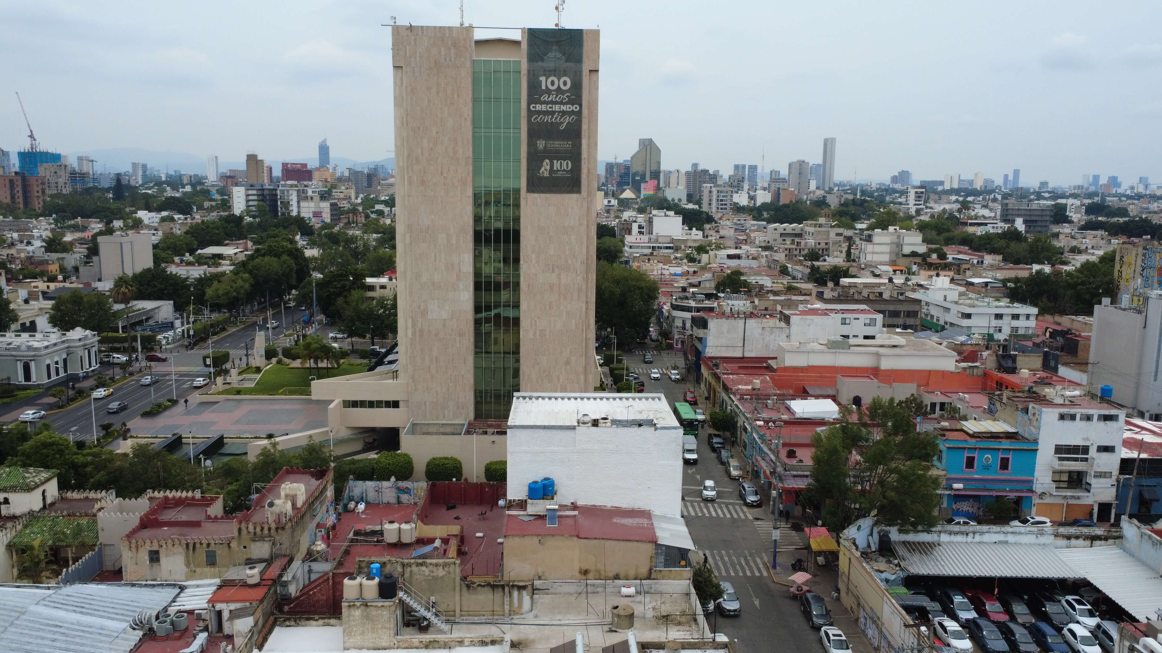 Edificio corporativo — galería 3