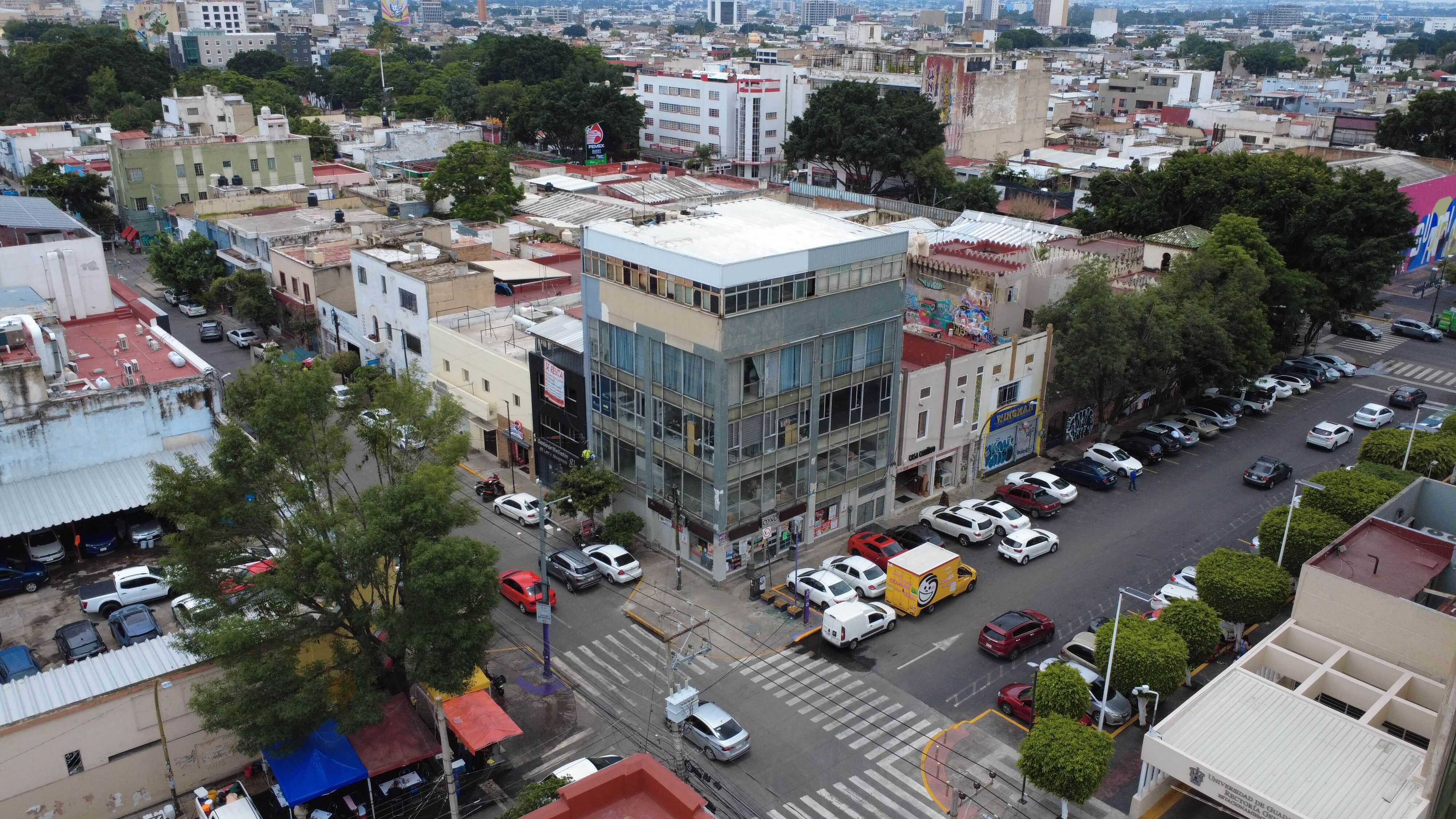 Edificio corporativo — pintura